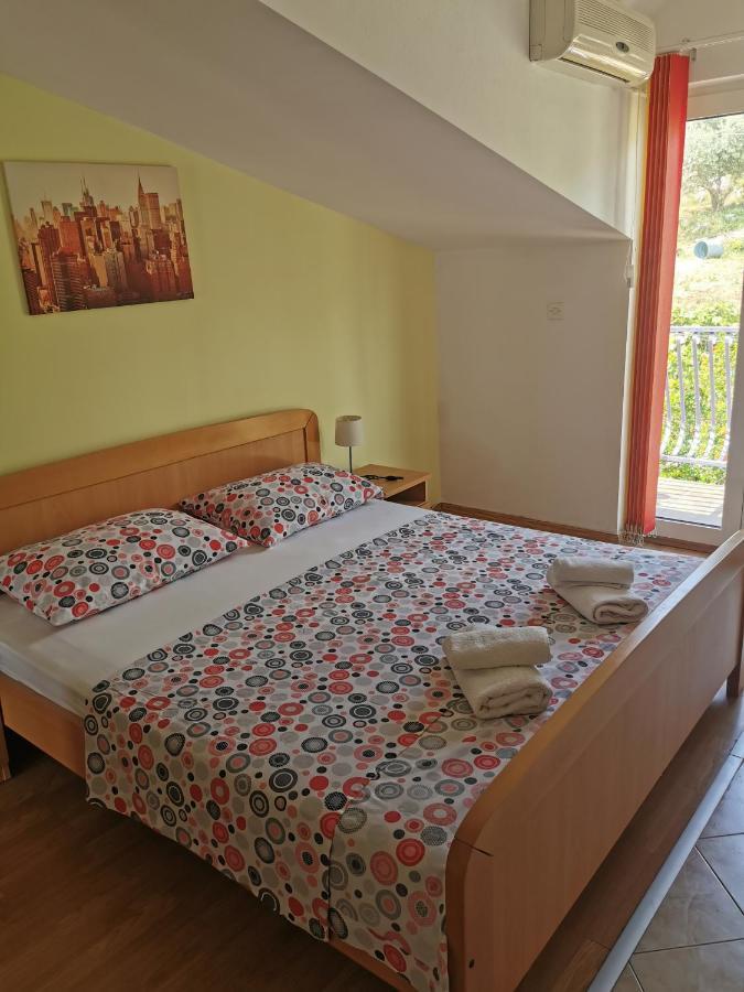 Apartmani "Ivan" Marina Zewnętrze zdjęcie