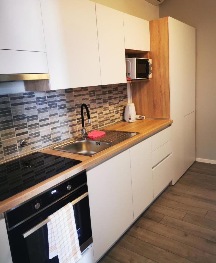 Apartmani "Ivan" Marina Zewnętrze zdjęcie