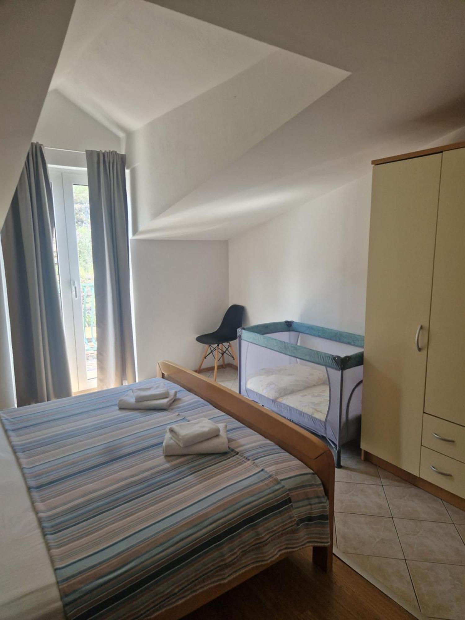 Apartmani "Ivan" Marina Zewnętrze zdjęcie