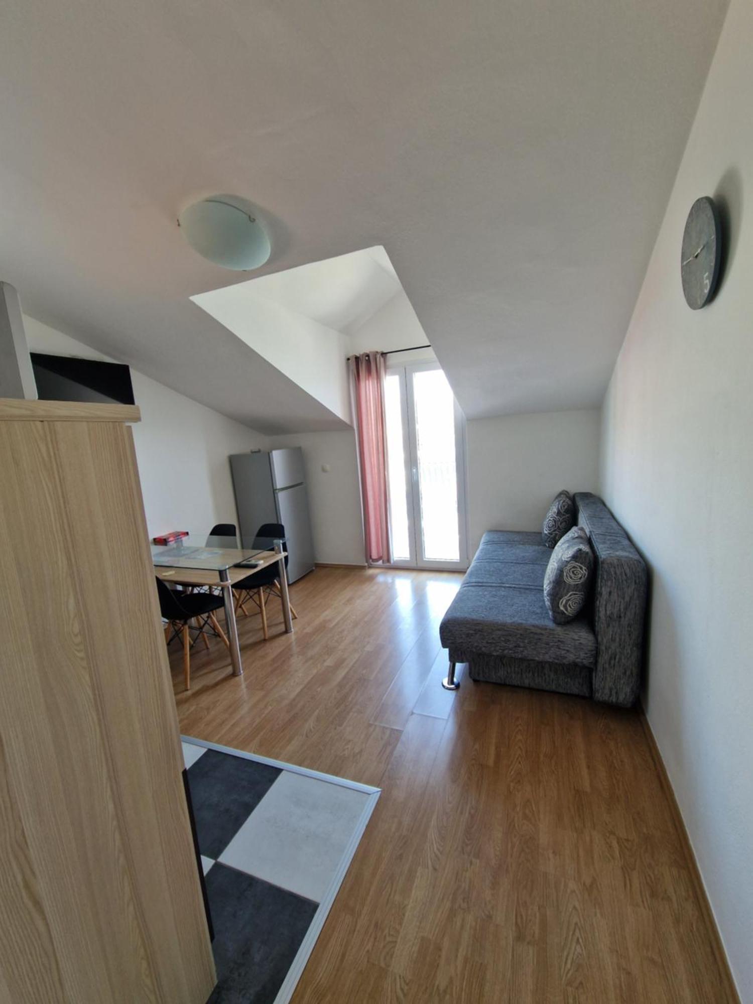 Apartmani "Ivan" Marina Zewnętrze zdjęcie